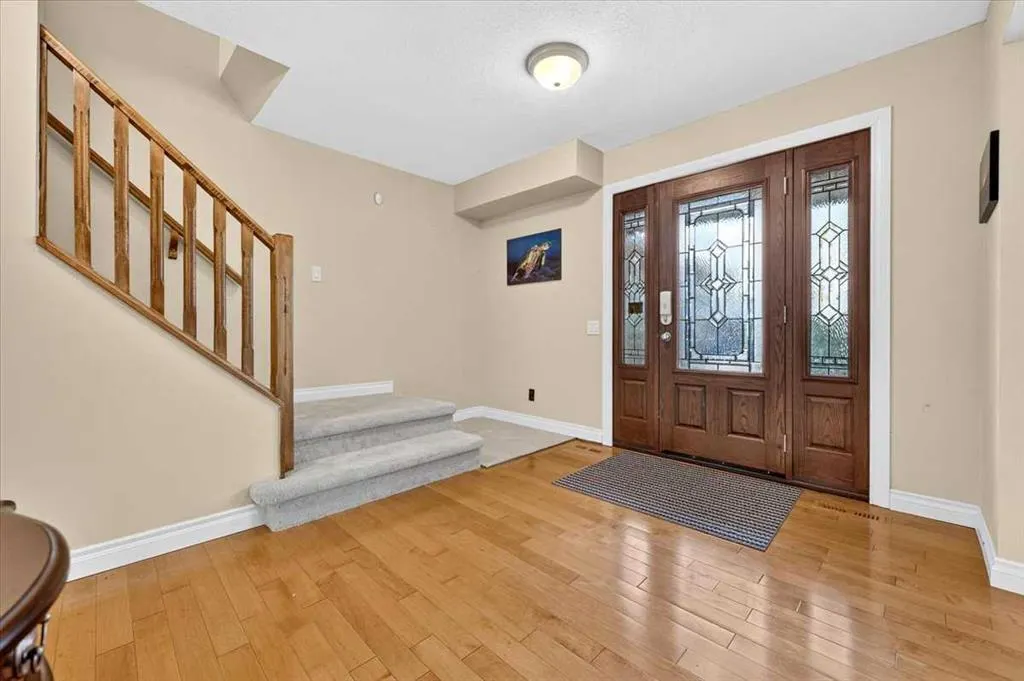 316 Parkland Way SE