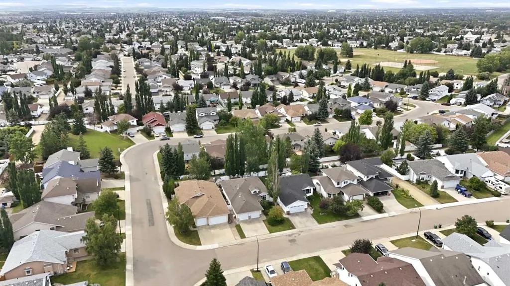 8 Drever Close