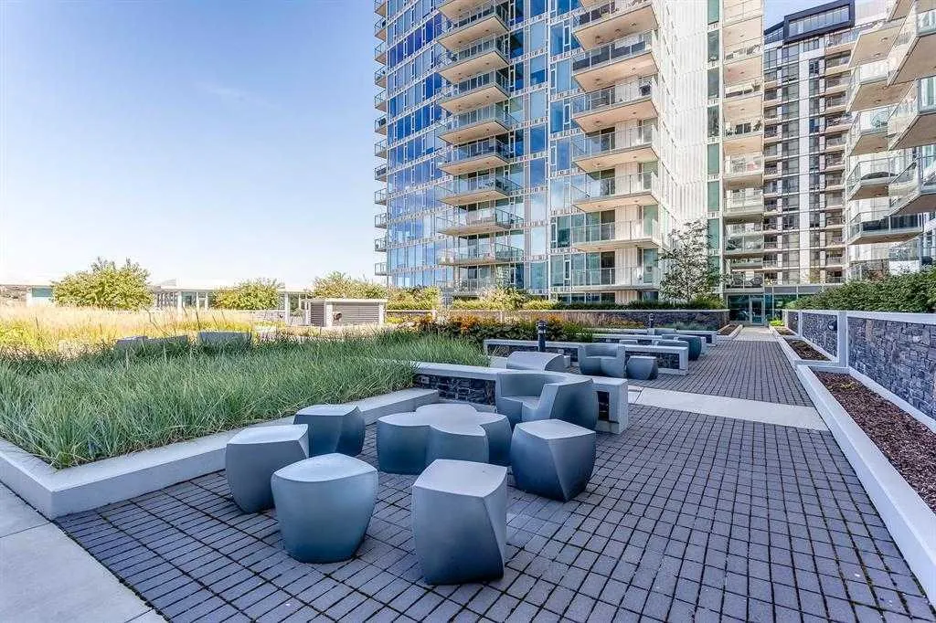 519 Riverfront Avenue SE #1404