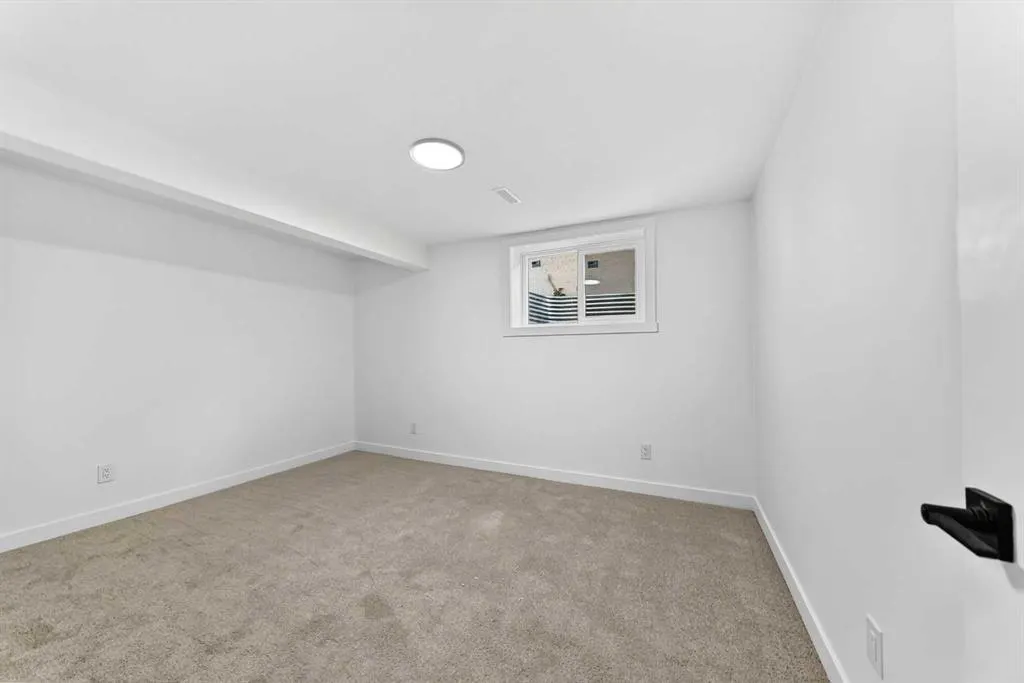 911 Penmeadows Road SE