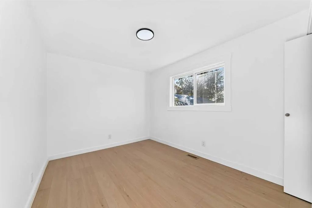 911 Penmeadows Road SE