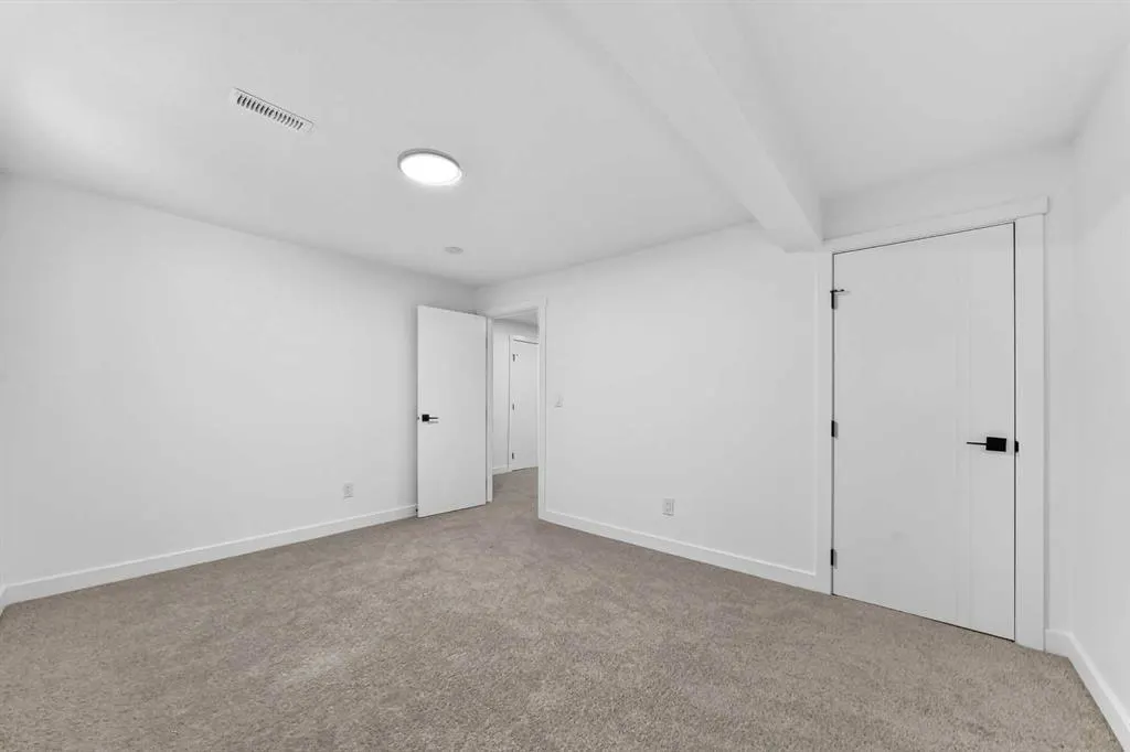 911 Penmeadows Road SE