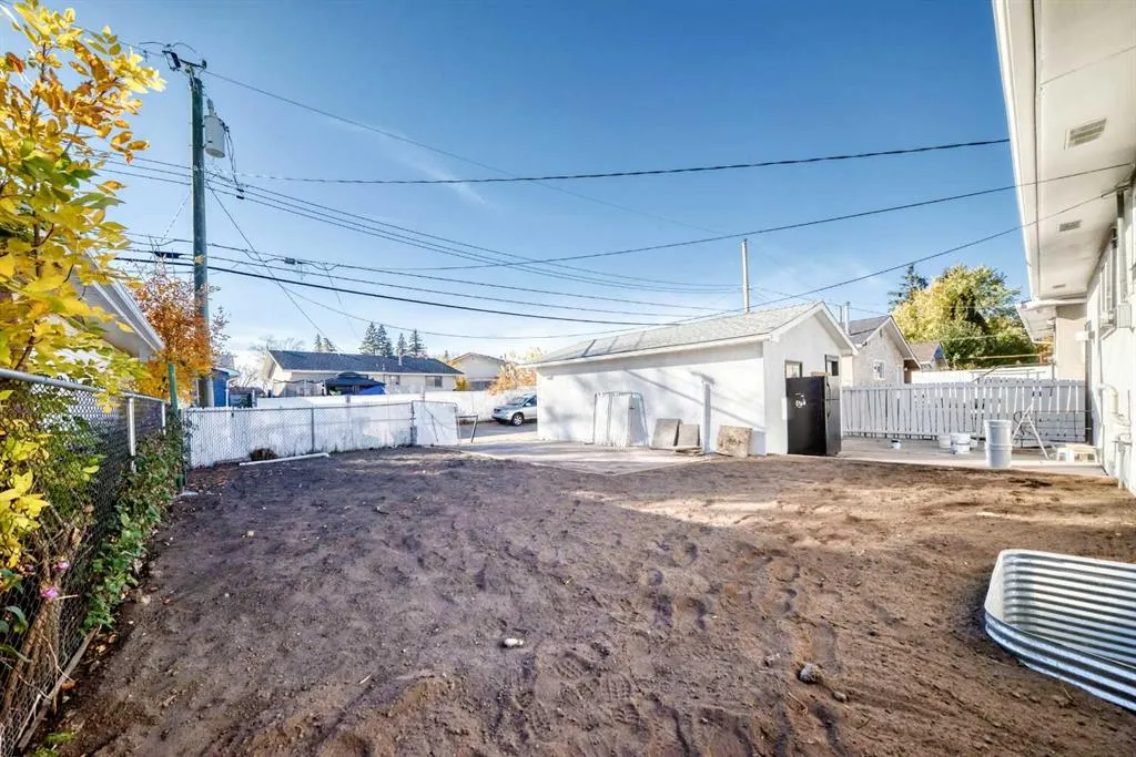 911 Penmeadows Road SE