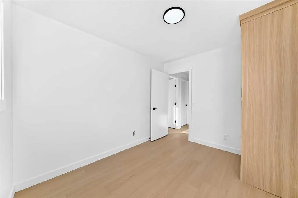 911 Penmeadows Road SE