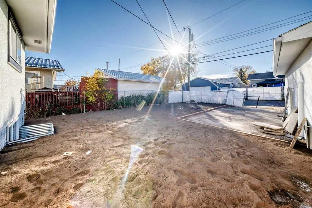 911 Penmeadows Road SE
