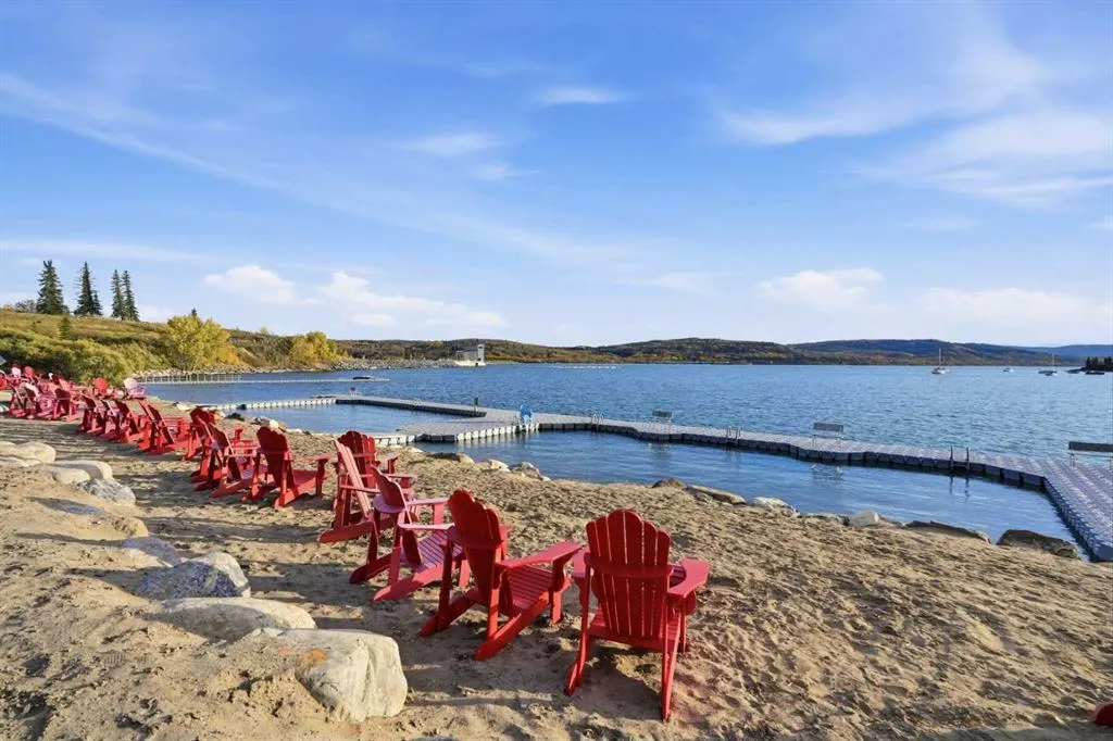 210 Cottageclub Crescent