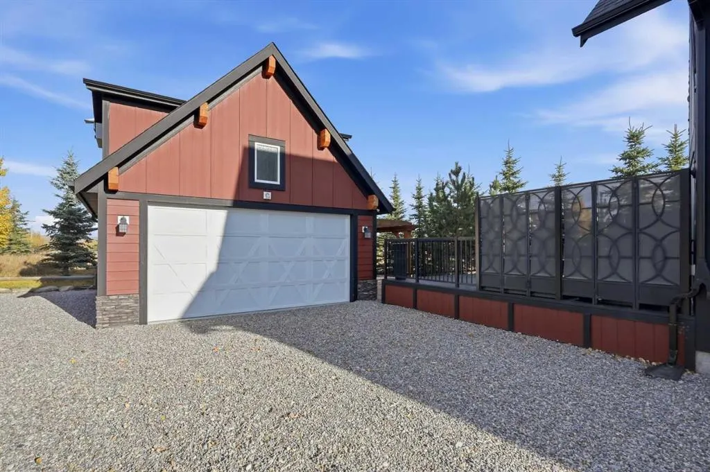 210 Cottageclub Crescent