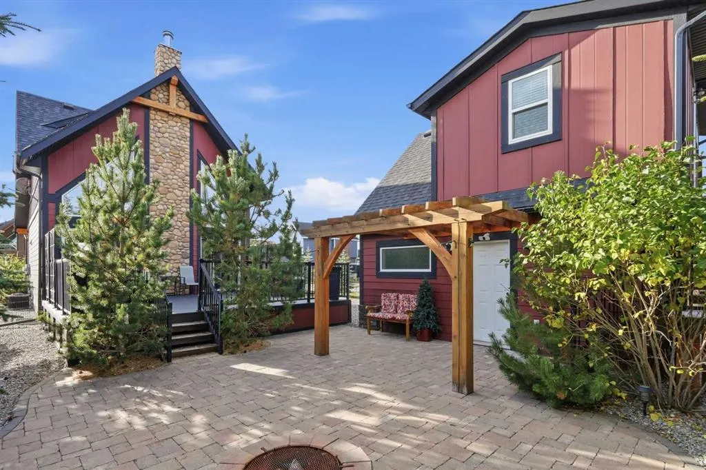 210 Cottageclub Crescent