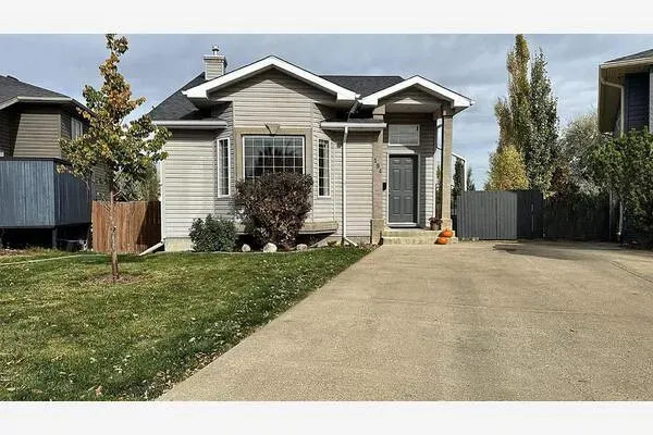 194 Peigan Court W