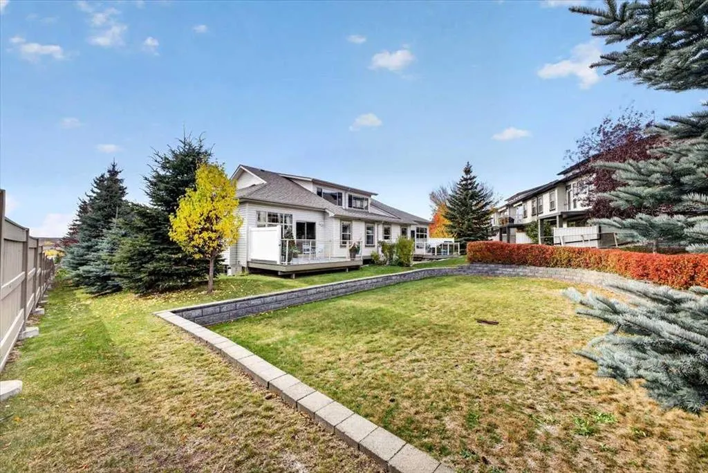 248 Springbank Villas SW