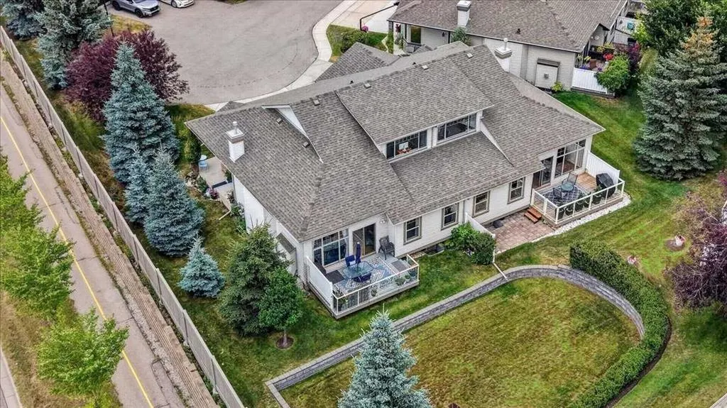 248 Springbank Villas SW