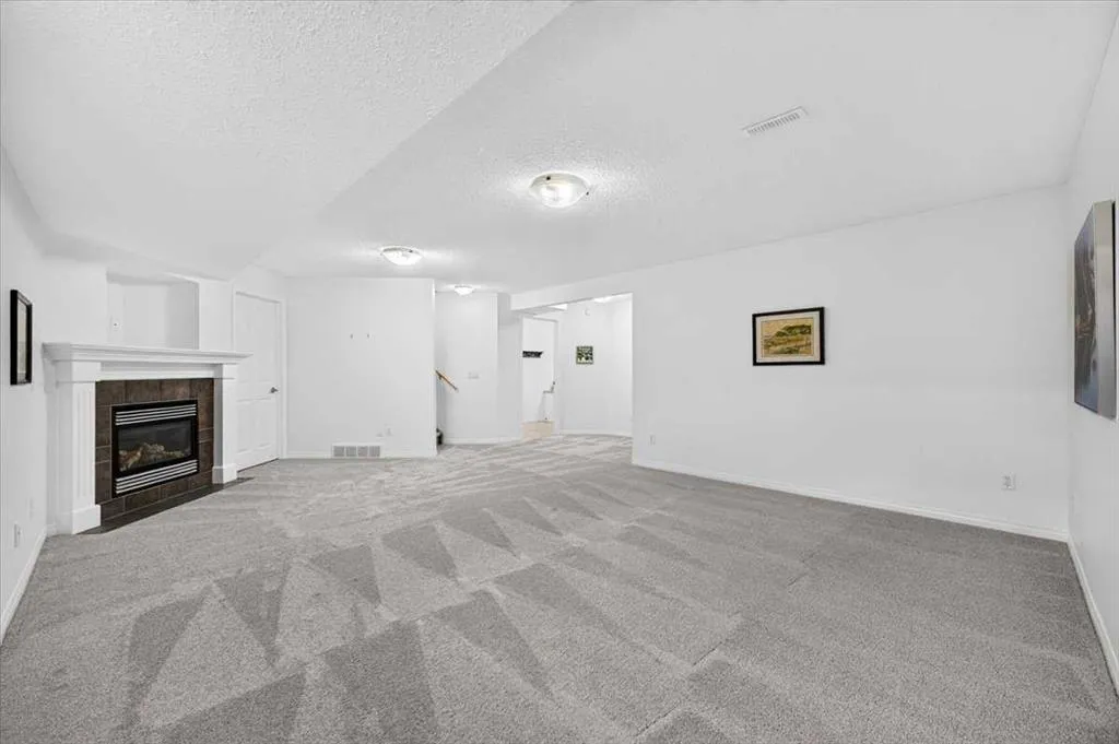 248 Springbank Villas SW