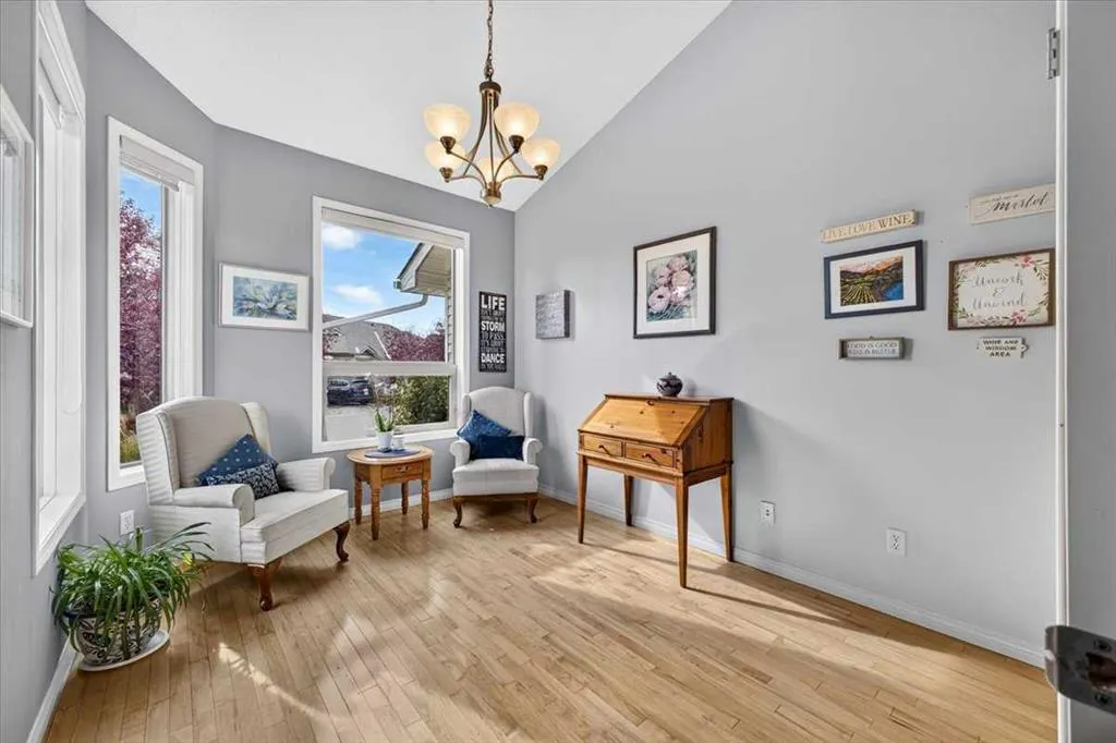 248 Springbank Villas SW