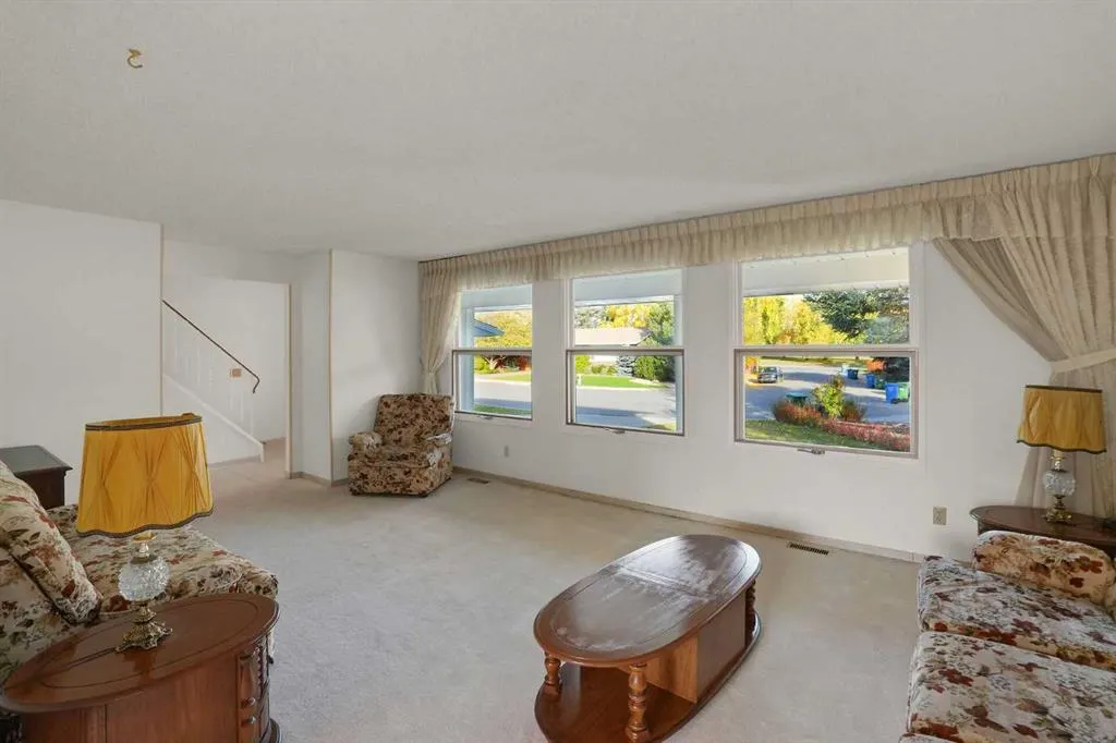 161 Braniff Crescent SW