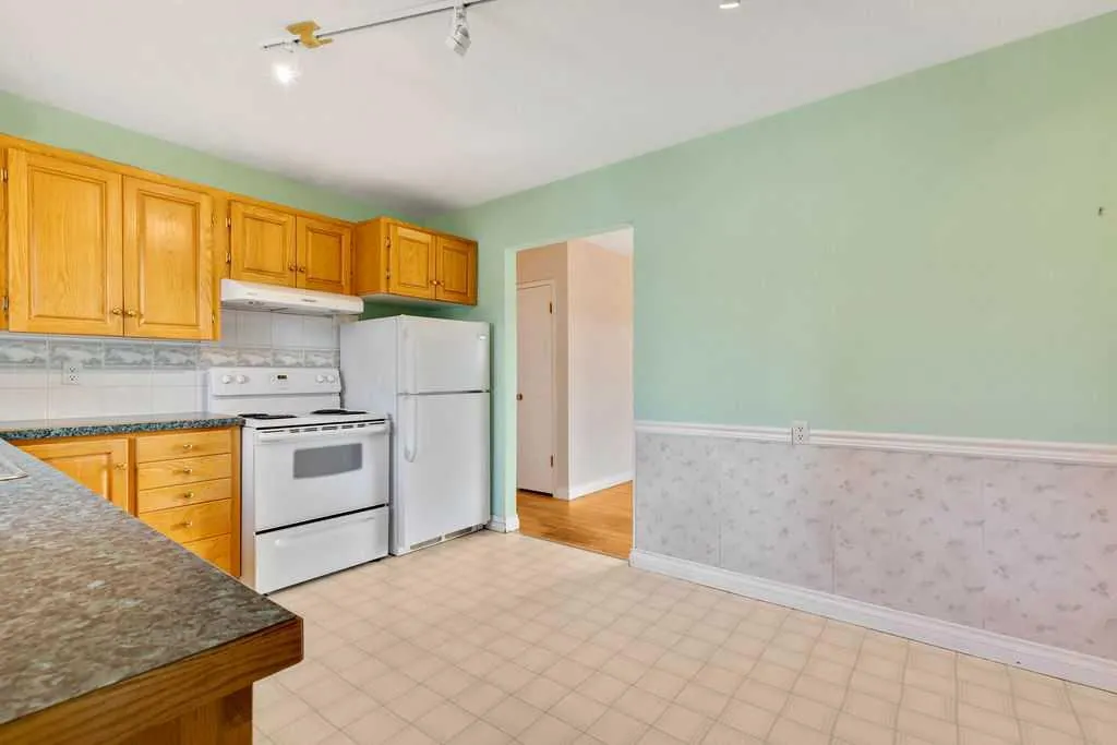 328 Willow Park Drive SE