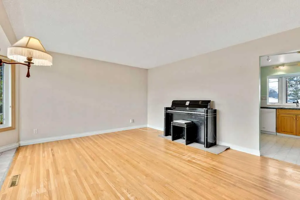 328 Willow Park Drive SE