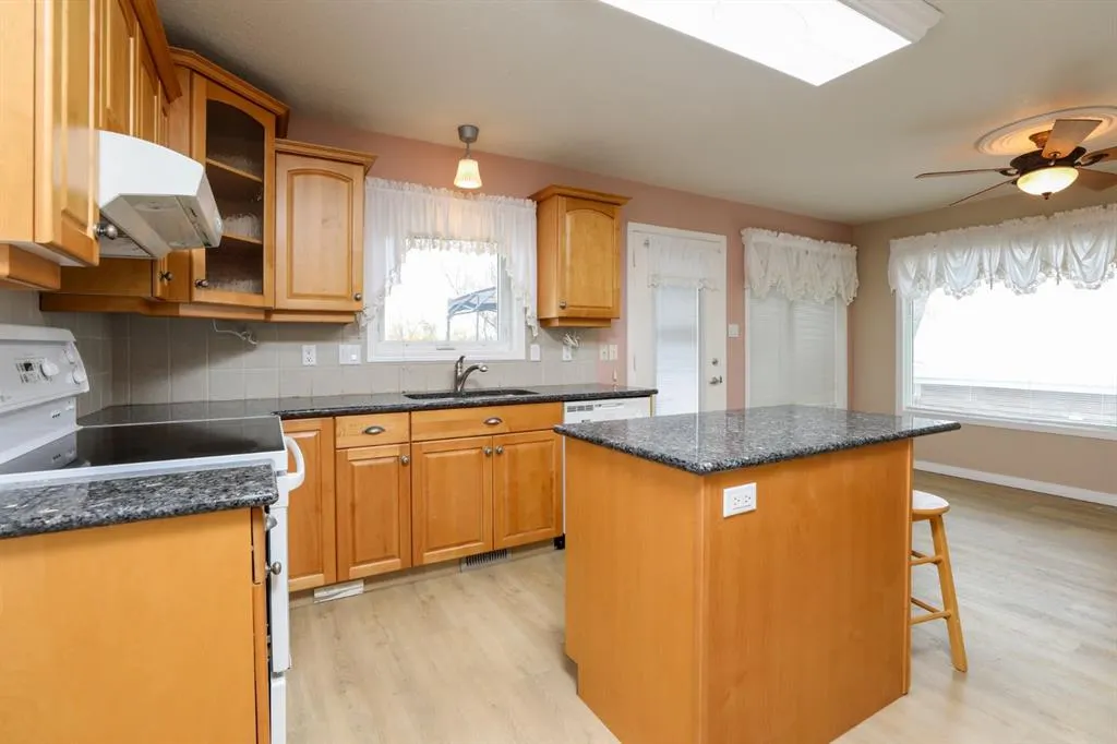 429 S 2 Street W
