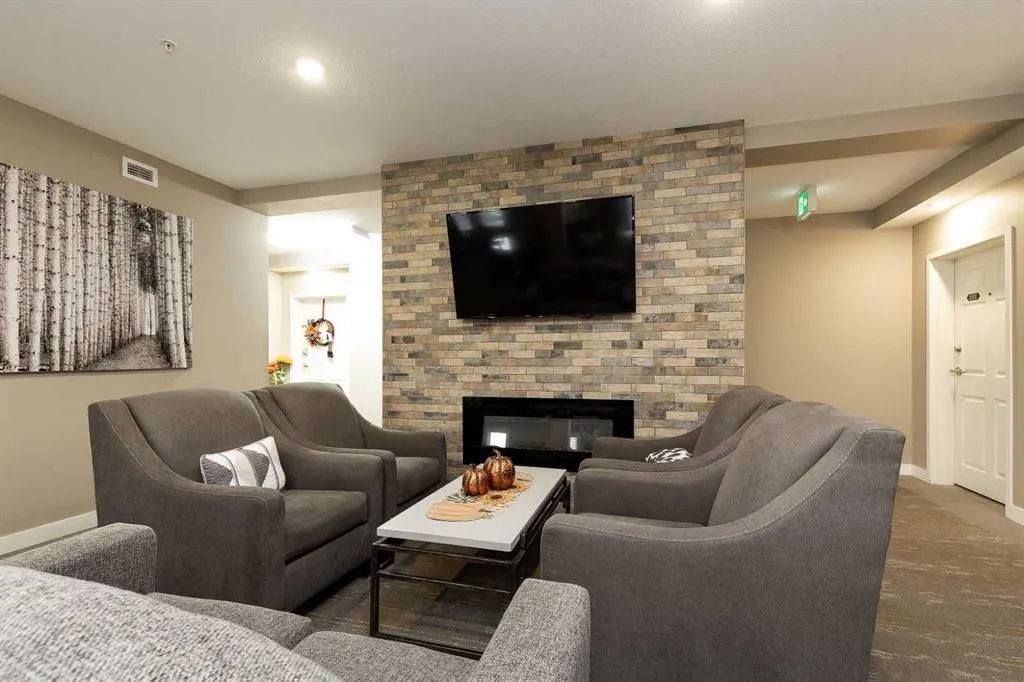 173 Fairmont Boulevard S #204
