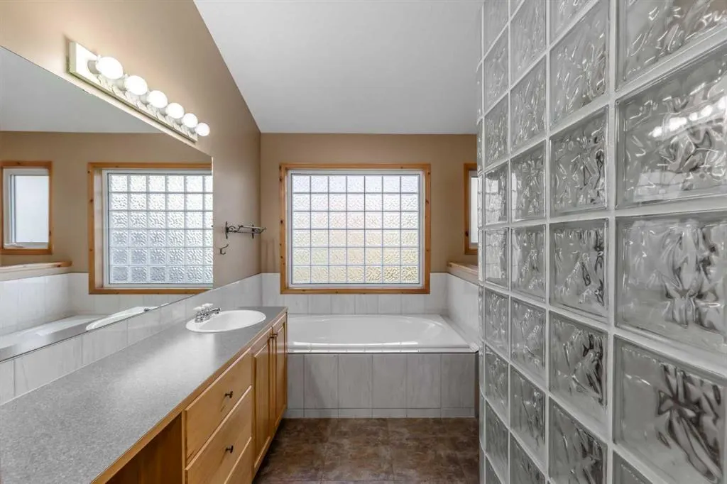 118 Gleneagles View