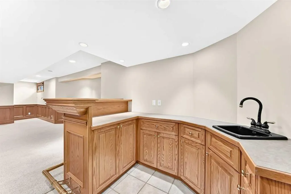 120 Woodacres Drive SW