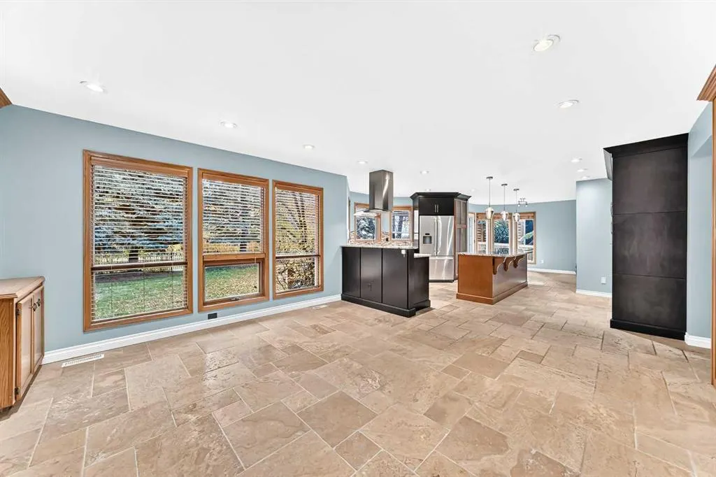 120 Woodacres Drive SW