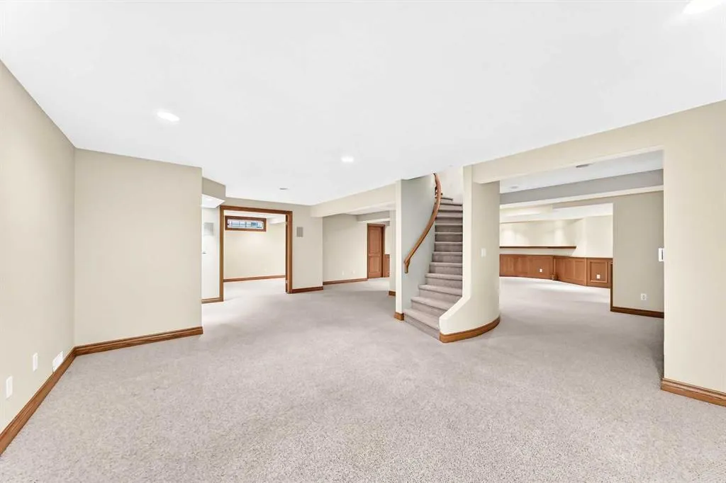 120 Woodacres Drive SW