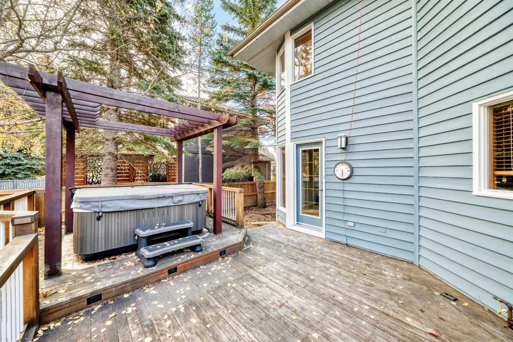 120 Woodacres Drive SW