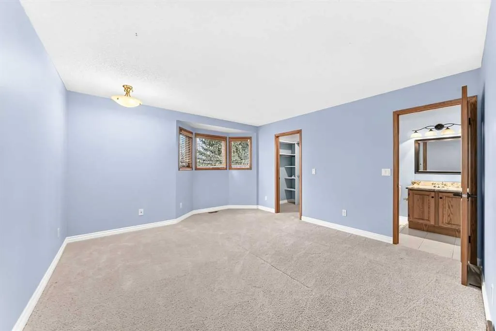 120 Woodacres Drive SW