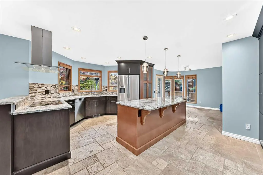 120 Woodacres Drive SW