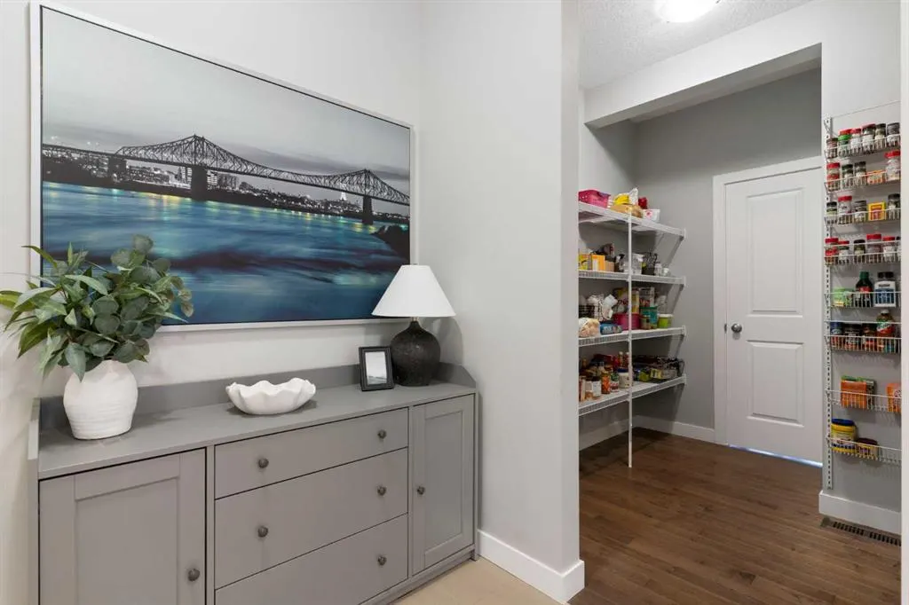 70 Canals Close SW