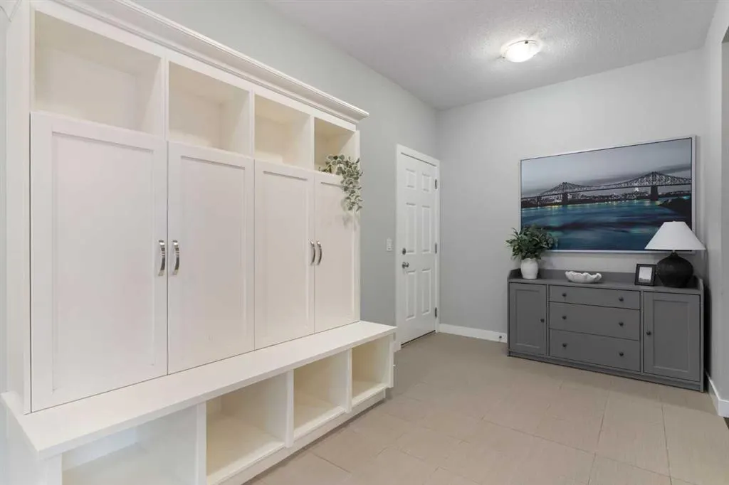 70 Canals Close SW