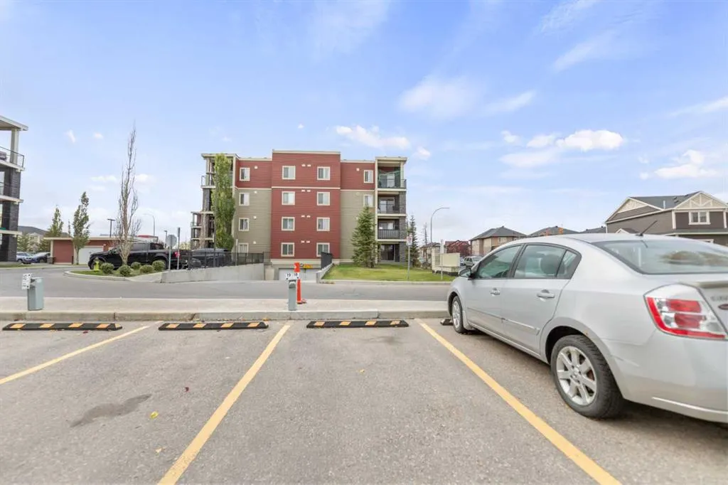 15 Saddlestone Way NE #210