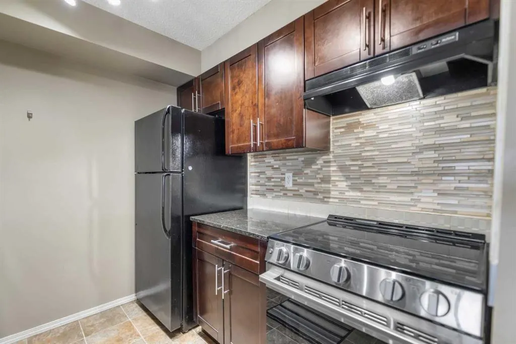 15 Saddlestone Way NE #210