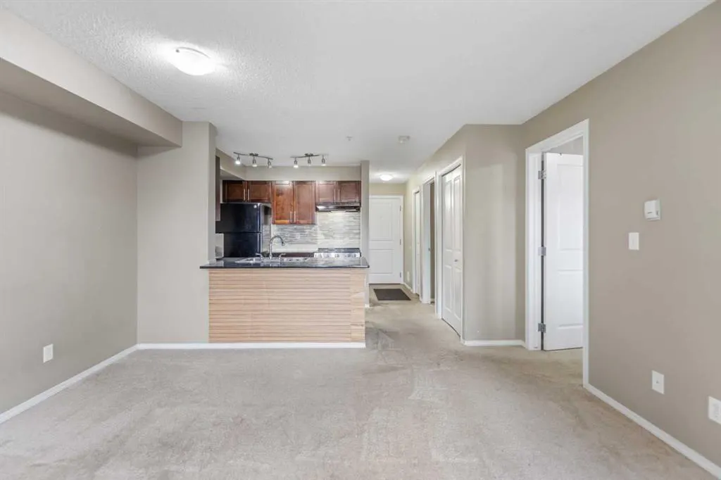 15 Saddlestone Way NE #210
