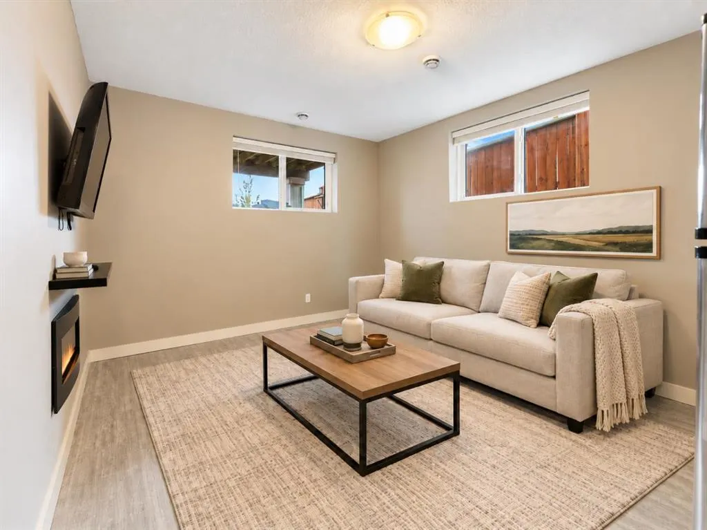 47 Evansglen Court NW