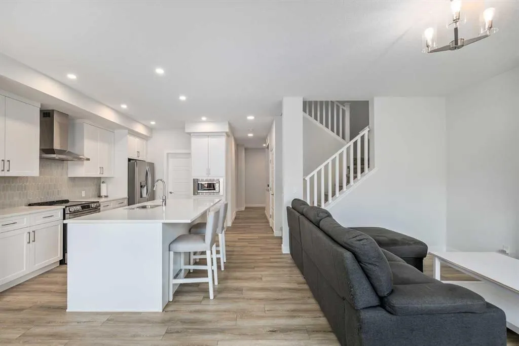 201 Creekstone Path SW