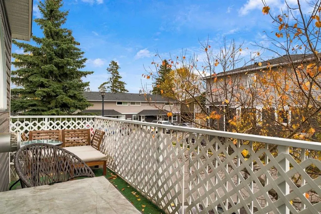 601 Regal Park NE