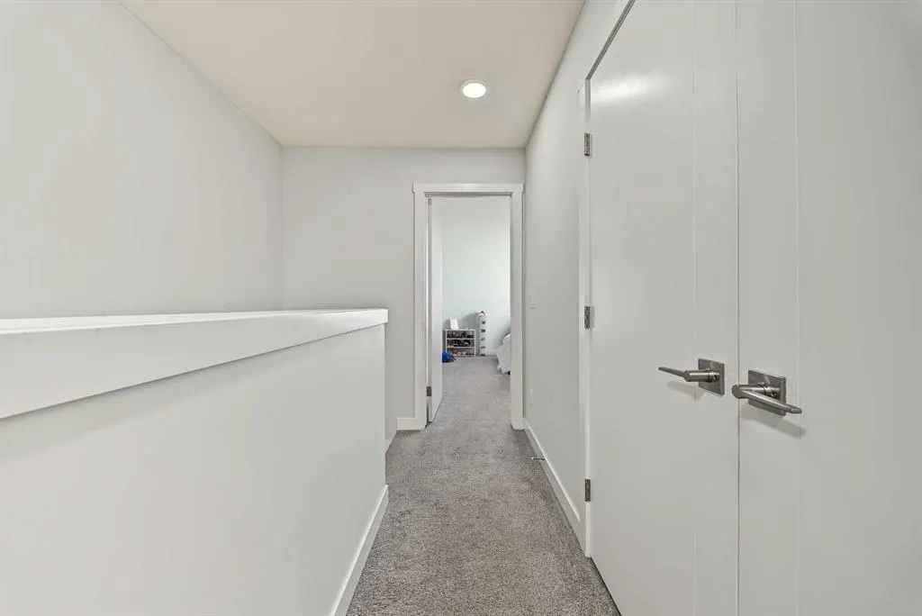95 Skyview Close NE #708