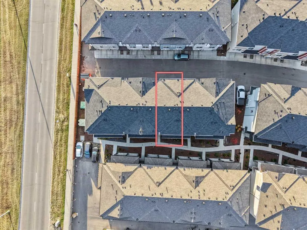 95 Skyview Close NE #708