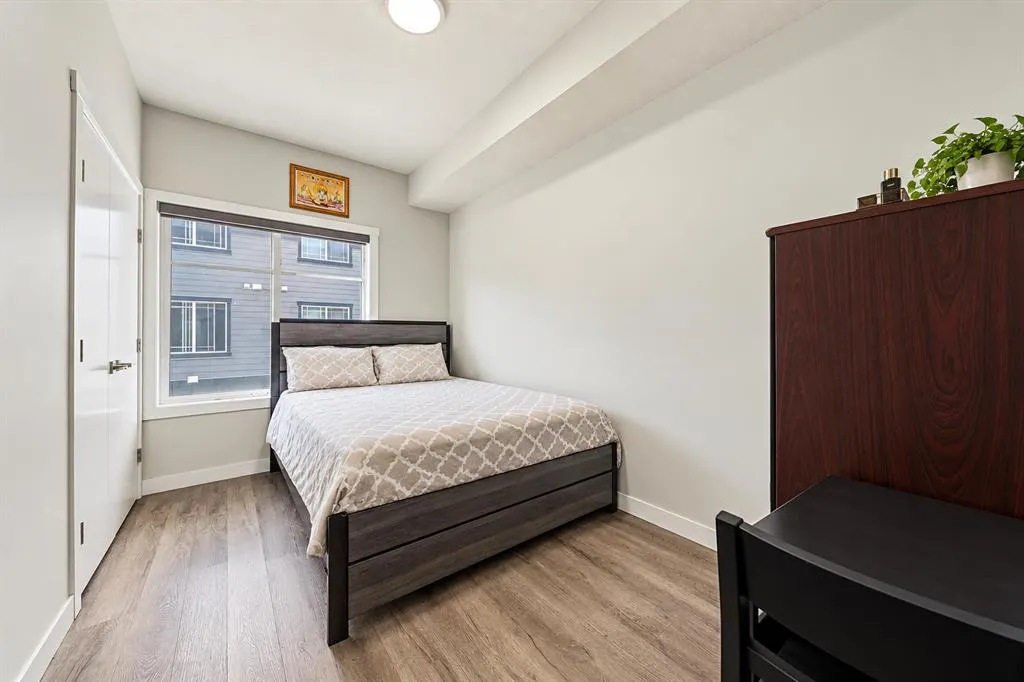 95 Skyview Close NE #708