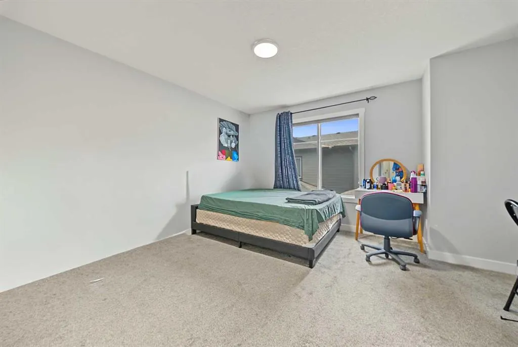 95 Skyview Close NE #708