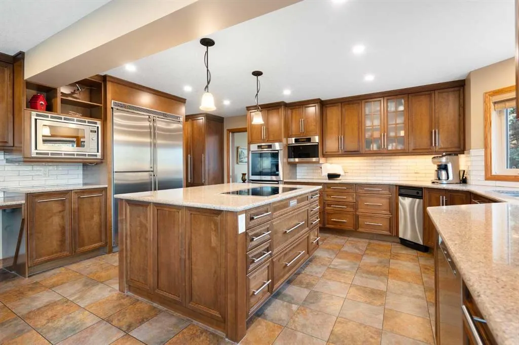 505 Bearspaw Village Ridge NW