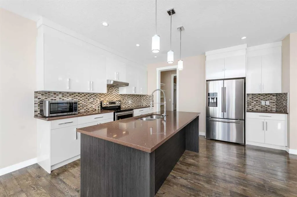 244 Baysprings Gardens SW