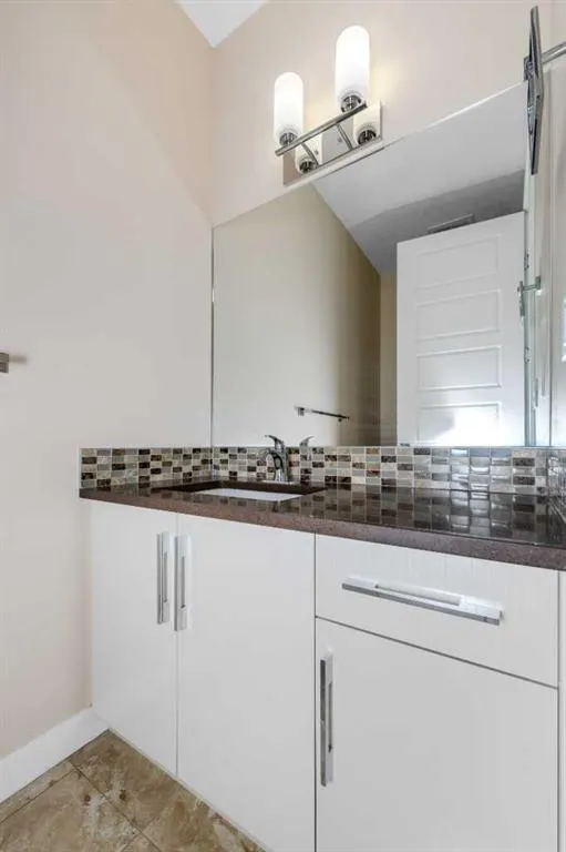 244 Baysprings Gardens SW