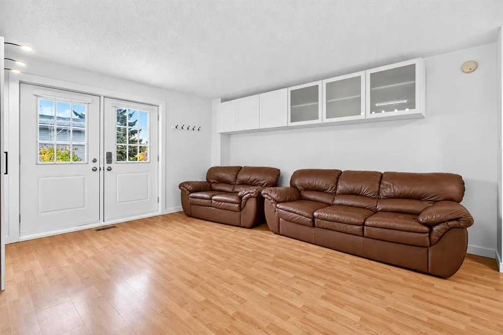 52 Cedargrove Way SW