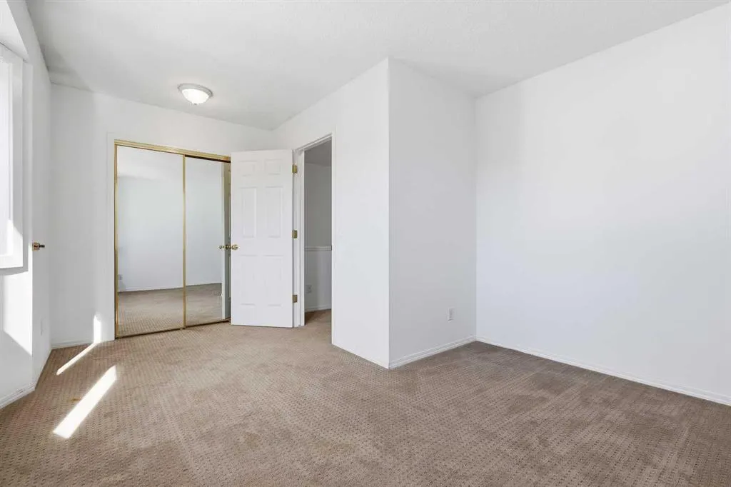 225 Killarney Glen Court SW
