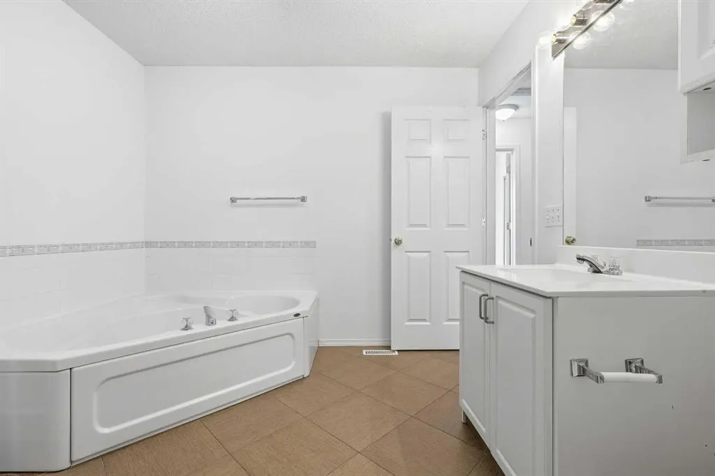 225 Killarney Glen Court SW