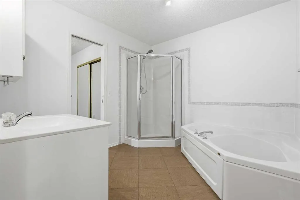 225 Killarney Glen Court SW