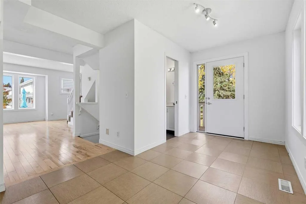 225 Killarney Glen Court SW