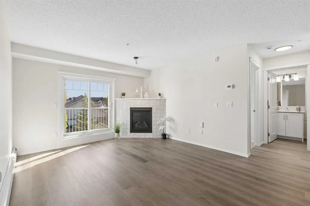 115 Prestwick Villas SE #1304